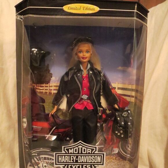 1997 Harley Davidson Barbie 1st in Series NRFB - Picture 2 of 13